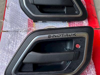 Tay mở cửa Howo max 