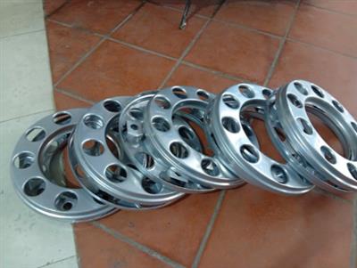 Ốp la Zăng xe Sitrak 