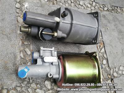 Tổng côn dưới xe tải 1